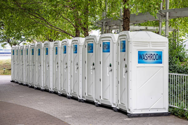 Portable Toilet Options We Offer in Fort Dick, CA